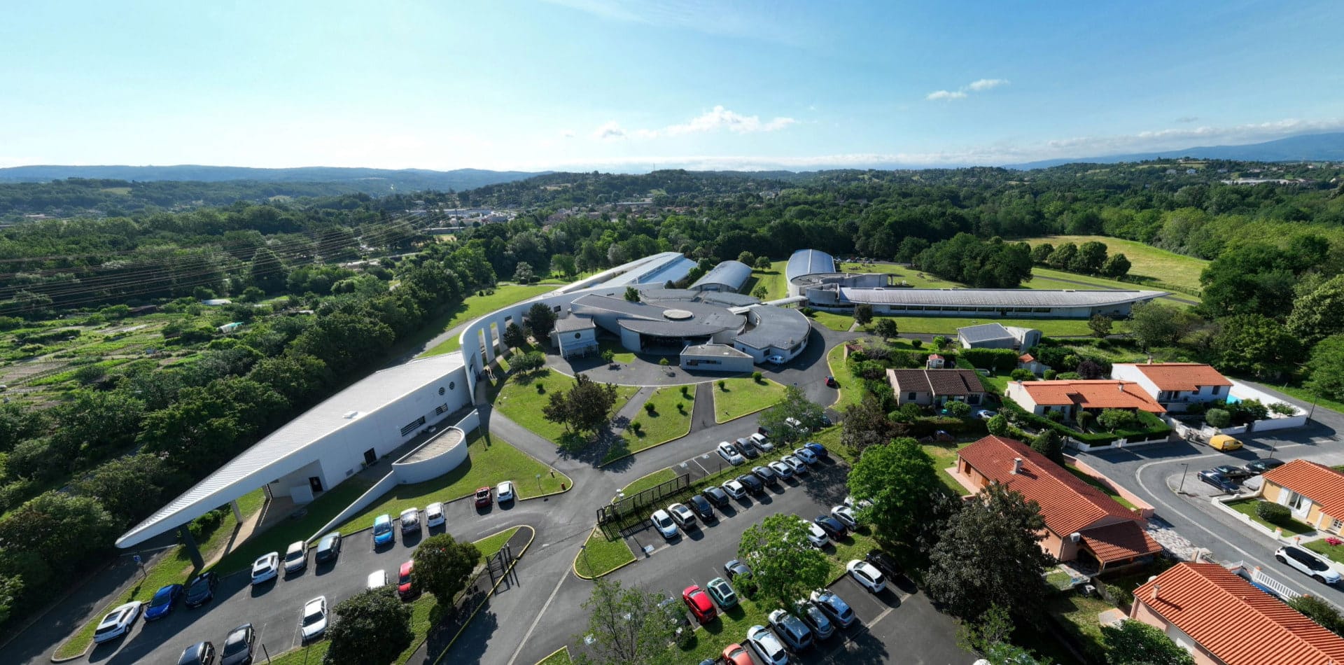 Une photo aérienne des bâtiments qui compose l'IUT de Castres.